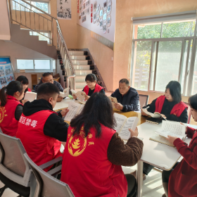 芋头田社区集中学习《习近平谈治国理政》第五卷