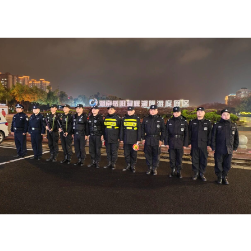 护航“两会” 岳阳楼公安开展集中统一清查行动