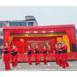 万家坡社区:元旦联欢会欢乐落幕 歌舞戏曲点亮新春