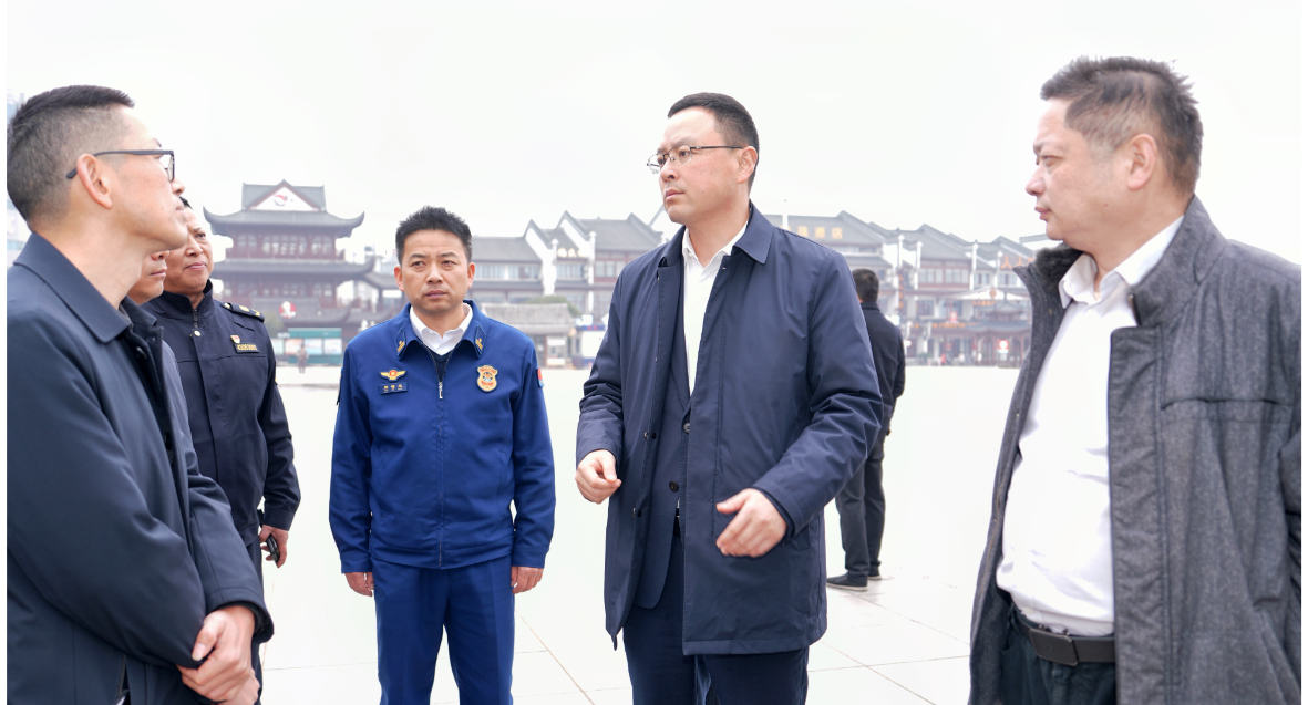 白再兴督导全区元旦节前安全生产、禁炮及调研促消费等工作