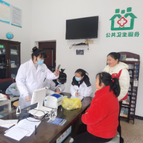 木里港管理处开展“免费体检进社区 健康关爱暖人心 ”志愿服务活动