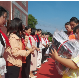 守护童心，共筑未来——区妇联“爱心妈妈”情暖六一