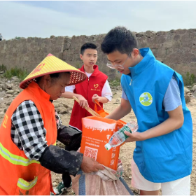“大地美容”亲子行 百组家庭护碧水