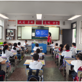 科普进校园 点燃科学梦