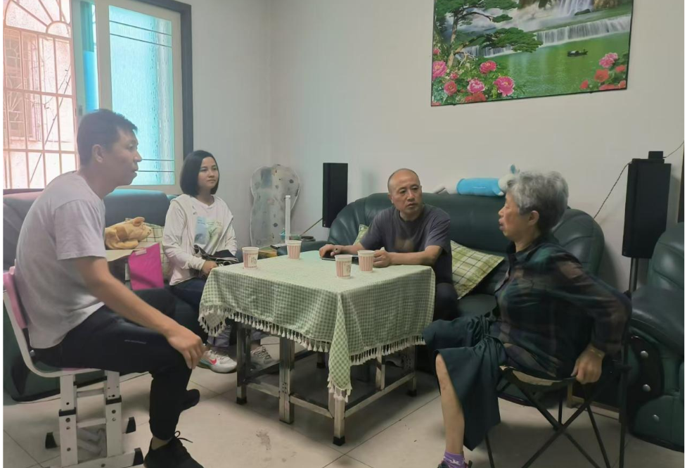 入户走访暖民心 贴心服务零距离