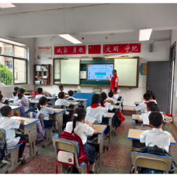 “让心灵沐浴阳光”主题心理健康讲座