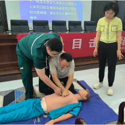 急救培训进社区 守护生命零距离——岳阳楼区第二人民医院急诊团队进社区开展急救技能培训