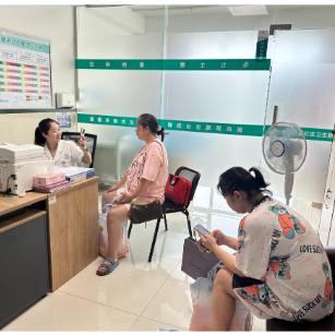 发放“健康礼包” 家庭医生签约服务守护孕产全程