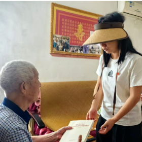 良万社区：送学上门强信念 组织关怀暖人心