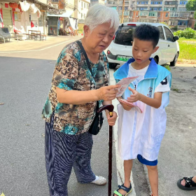 剪刀池社区:小小志愿者化身安全宣传员
