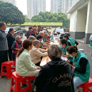 重阳义诊送健康 暖心服务护桑榆