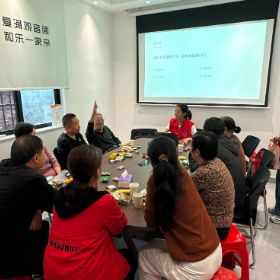 “九九菊花香 围坐话重阳”—— 观音阁社区开展 “我们的节日・重阳节” 主题文化活动