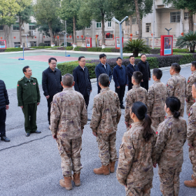 白再兴走访慰问驻区部队