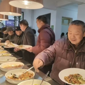 精准惠老，梯度暖心——望岳社区食堂推出老年人专属优惠政策