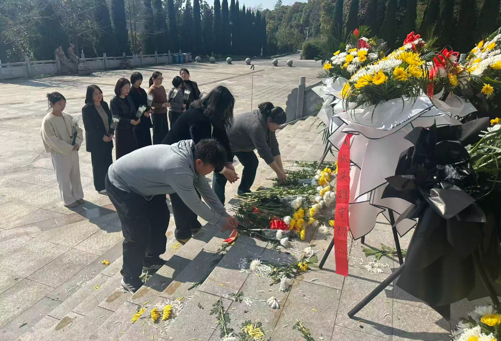 芋头田社区开展“文明祭祀英烈绿色清明寄哀思”主题活动