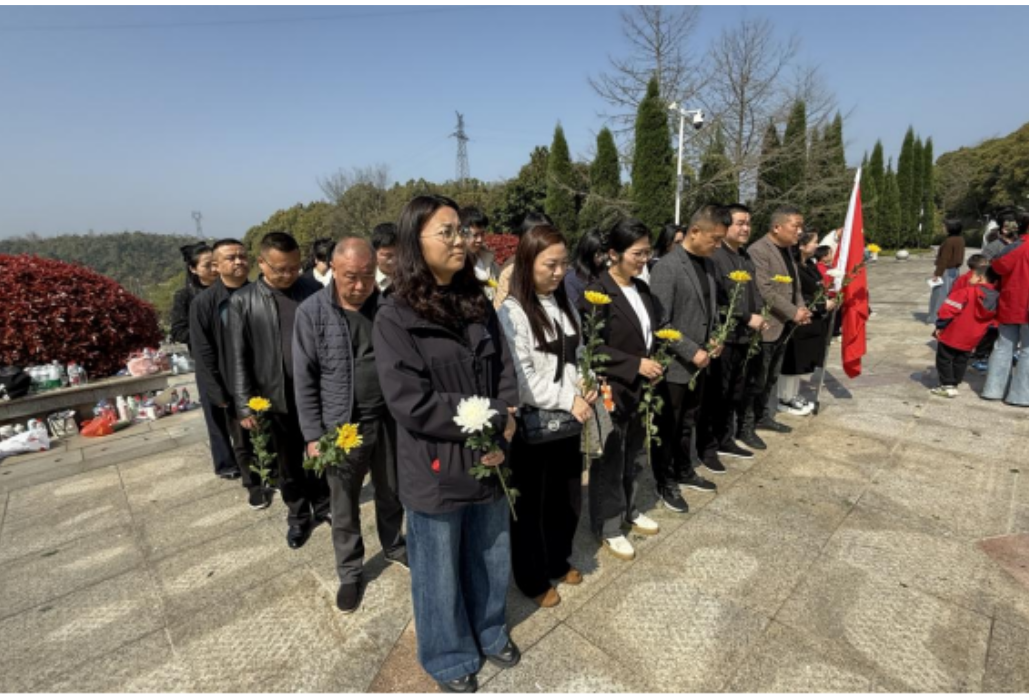 枫桥湖街道：缅怀先烈寄哀思 文明祭扫树新风