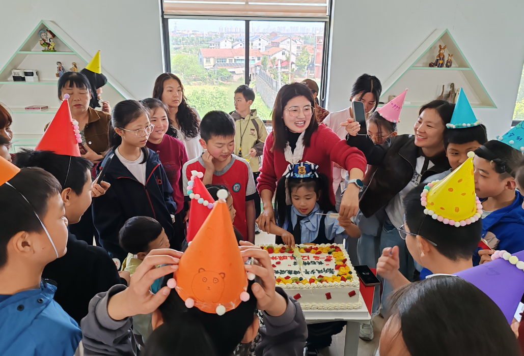 集体生日“减”排场 文明新风“增暖意”——康王乡长石桥村开展“12岁集体生日”活动
