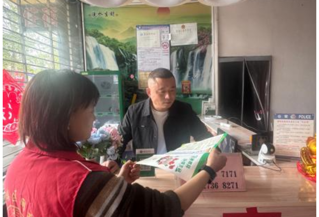 禁毒宣传入娱乐场所 织密重点区域防毒网