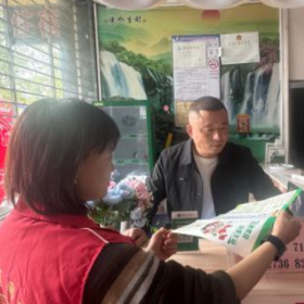 禁毒宣传入娱乐场所 织密重点区域防毒网