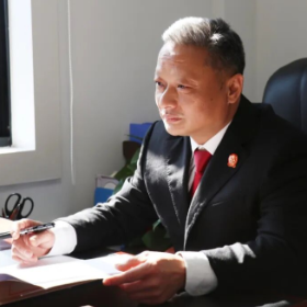 “所有人都在等我,我不能不去!”