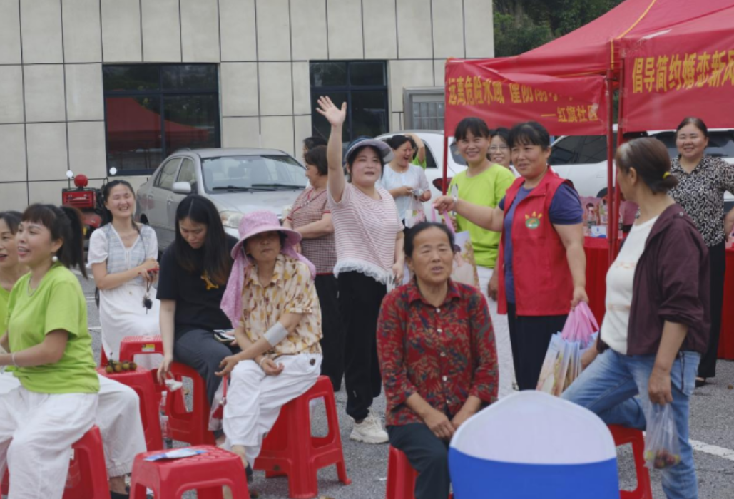 国家安全无小事 你我共守大平安——木里港管理处红旗社区开展全民国家安全教育日主题宣传活动