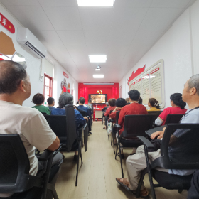 观红色影片 忆百年初心——慈氏塔社区开展庆七一红色观影活动