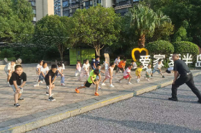 金鹗山街道开展“逐光晨跑 蓄力成长”青少年晨跑活动
