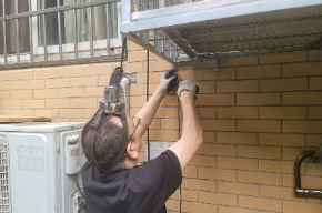 建设便民充电棚 筑牢小区安全防线