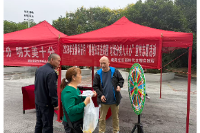 朝阳社区新时代文明实践站开展全国科普月“科普知识进商圈 垃圾分类入人心”宣传志愿活动