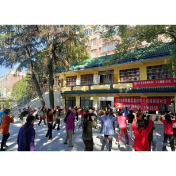 广场舞公益培训进社区  引领居民健身新风尚