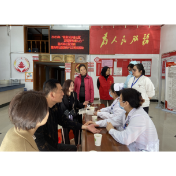 健康义诊进社区 真情服务暖人心