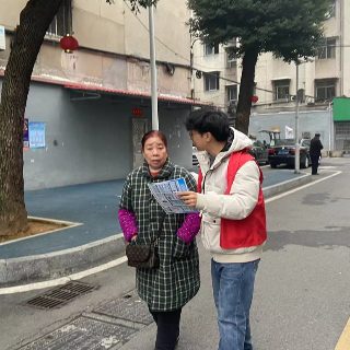望城岭社区开展岳分类岳美好宣传活动