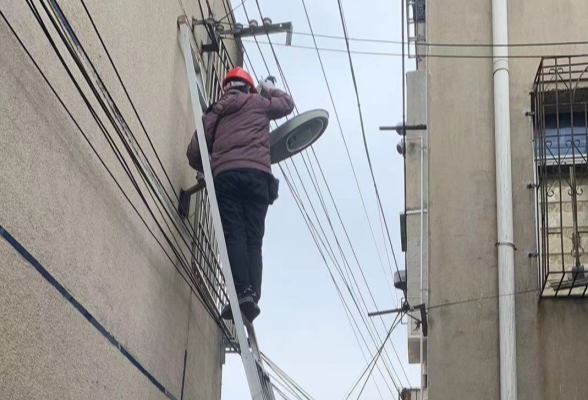 区住建局及时解决群众诉求