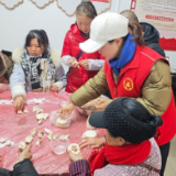 社区过元宵 邻里心连心