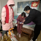 “遇雪”奋战  筑牢“保温墙”