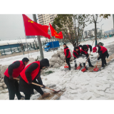 吕仙亭街道:干群合力 铲雪除冰“洞庭先锋”在行动