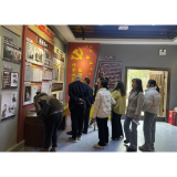 缅怀先烈 踔厉前行——区商务粮食局机关党支部开展祭奠革命先烈主题活动
