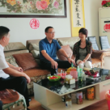 白再兴走访慰问困难党员