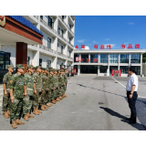八一慰问暖军心  亓磊走访驻地部队