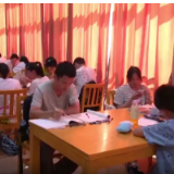 市图书馆:“延时服务+新书上架”