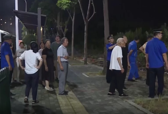 城管：加强执法力度 倡导文明祭祀