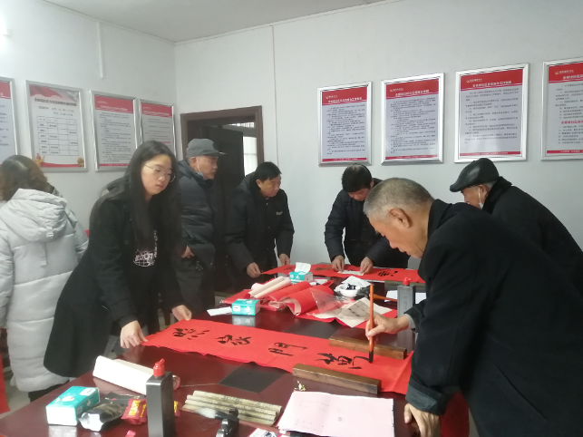 佘家垅社区:迎新春 送祝福