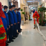 区消防救援大队组织市场微型消防站人员开展消防培训