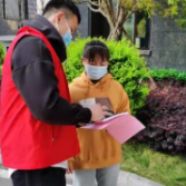 党员亮身份 引领垃圾分类新风尚