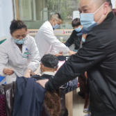 站前路街道新站社区 多措并举推动老年人新冠疫苗接种服务