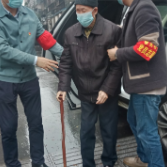 党员亮身份   守护“夕阳红”