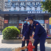 区消防救援大队对市政消火栓开展“体检”
