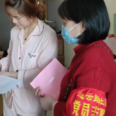 “扫楼扫街”不间断 防疫排查不停歇