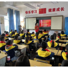 科普进学校 点燃少年梦