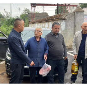 延寿寺村新疆籍务工人员慰问辖区困难群众